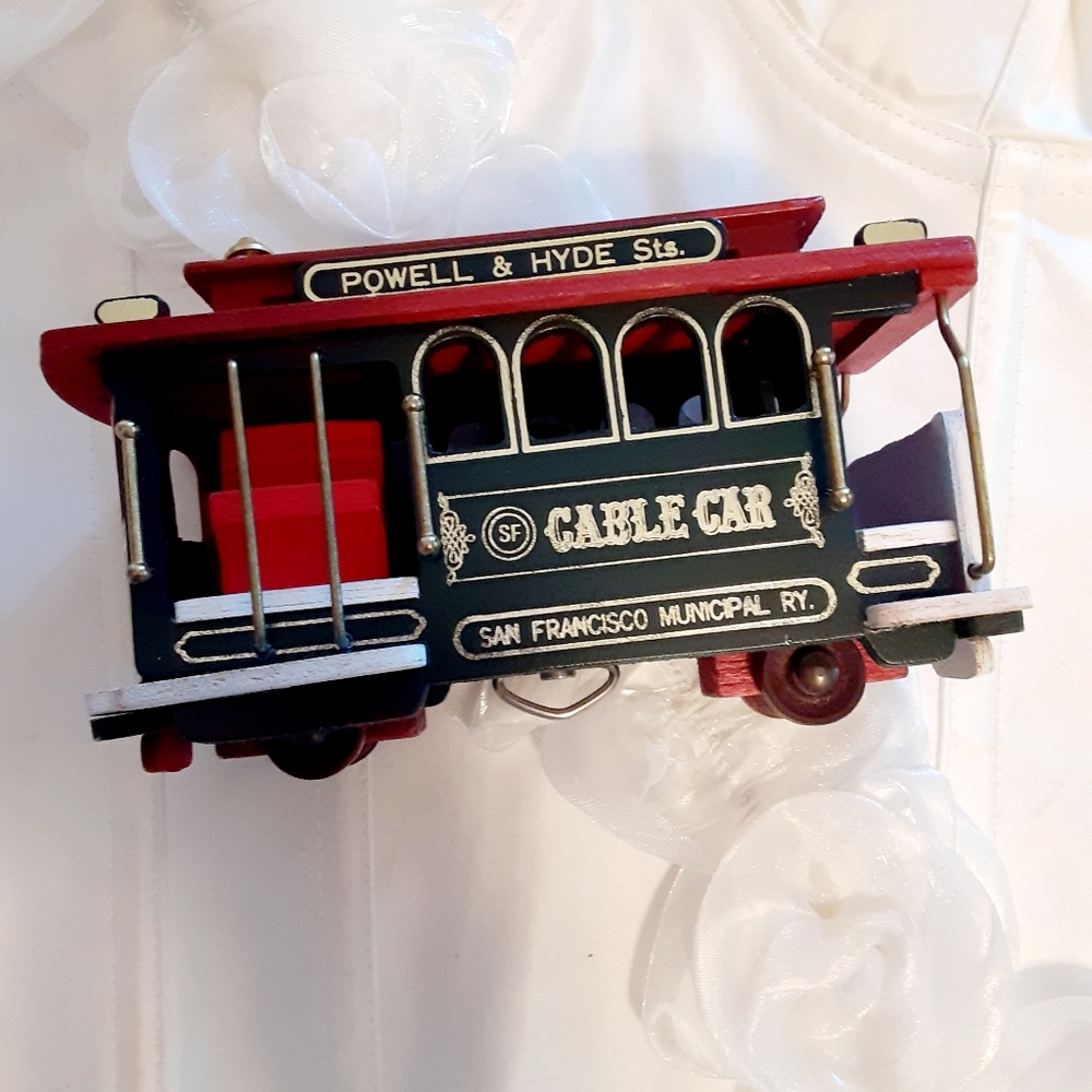 Powell & Hyde Musical Cable Car